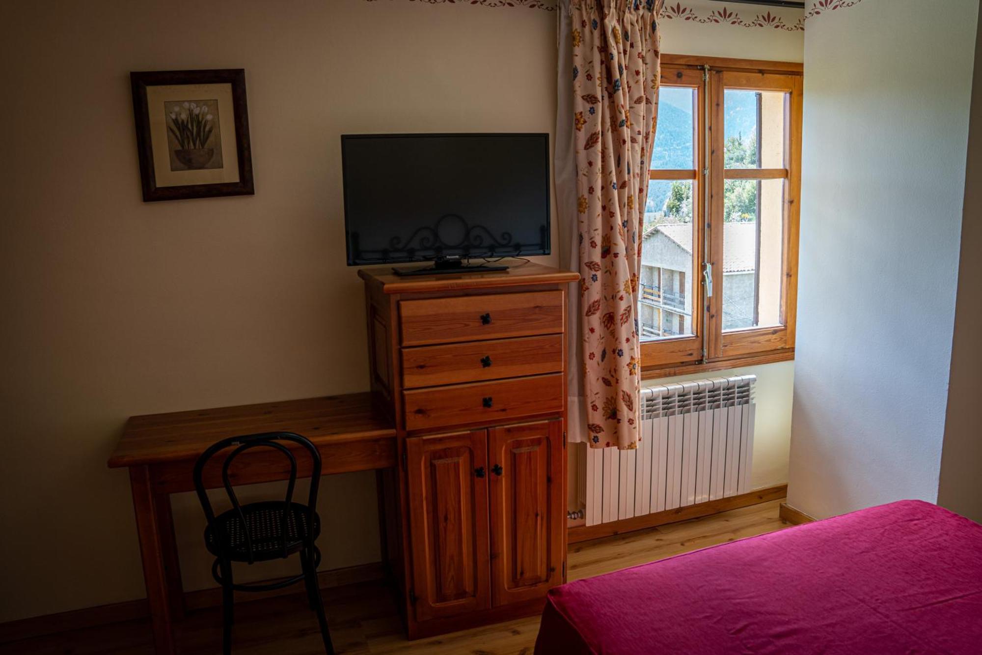 Gósol Hostal Cal Francisco מראה חיצוני תמונה