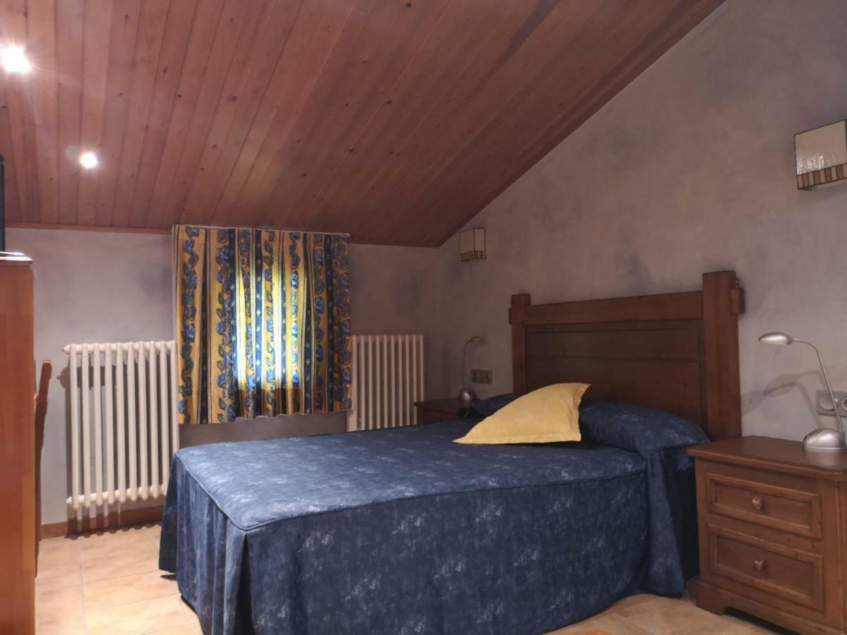 Gósol Hostal Cal Francisco מראה חיצוני תמונה