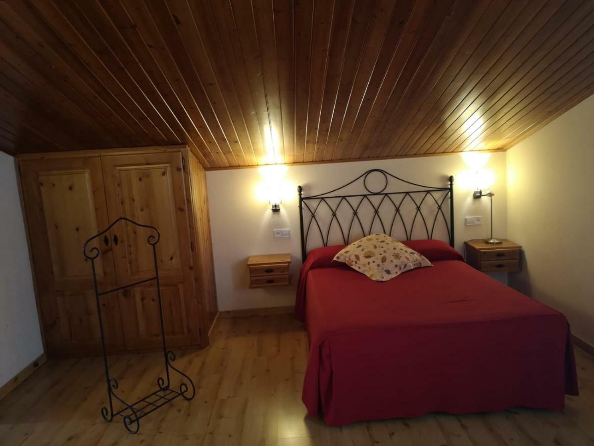 Gósol Hostal Cal Francisco מראה חיצוני תמונה